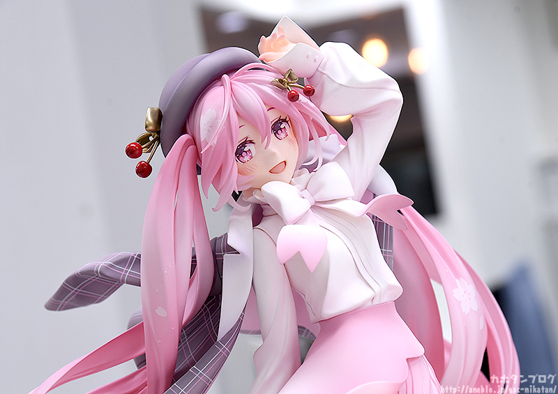 📝本日の新商品ブログ 2/2📝 1/6スケールフィギュア 「桜ミク お花見