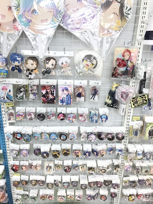 いれいす』『シクフォニ』『すたぽら』 グッズ大量展開中です🐶💕 お