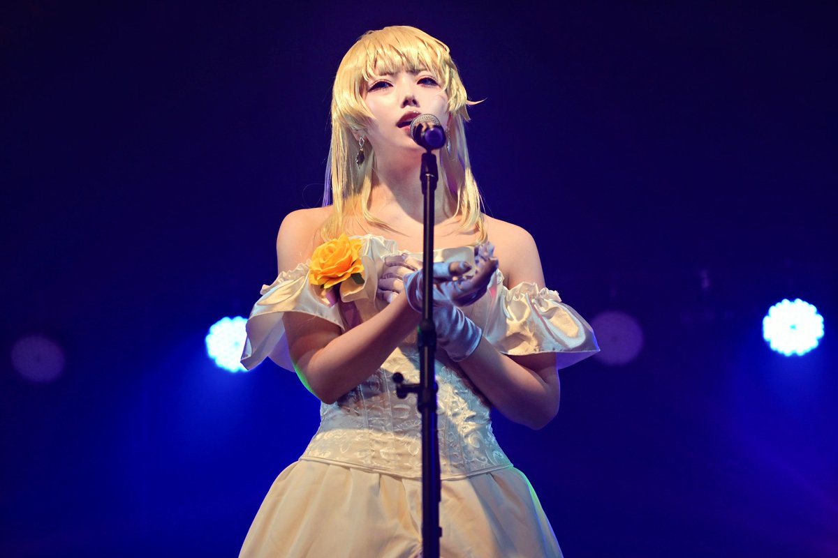 お写真撮らせていただきましたー！ 可憐な白の歌姫！ #コスプレ に