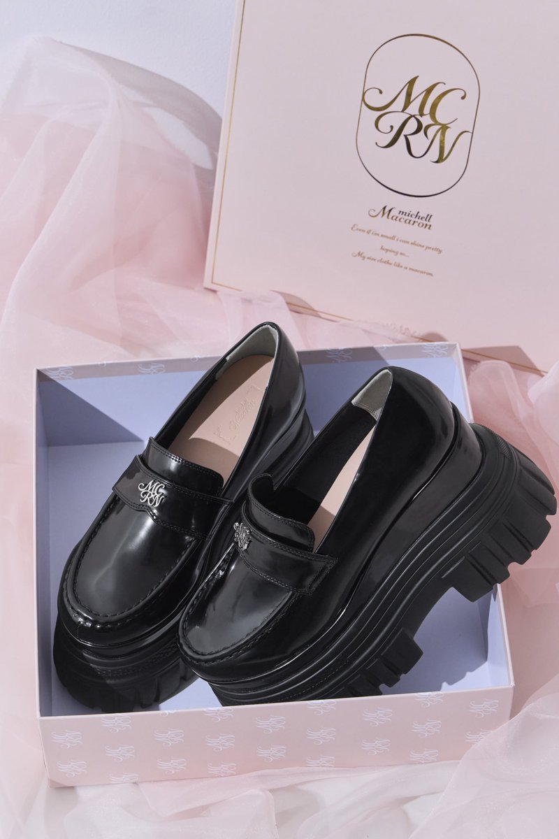 ミシェマカ初、''史上最強''にかわいく盛れる 厚底ローファー発売し