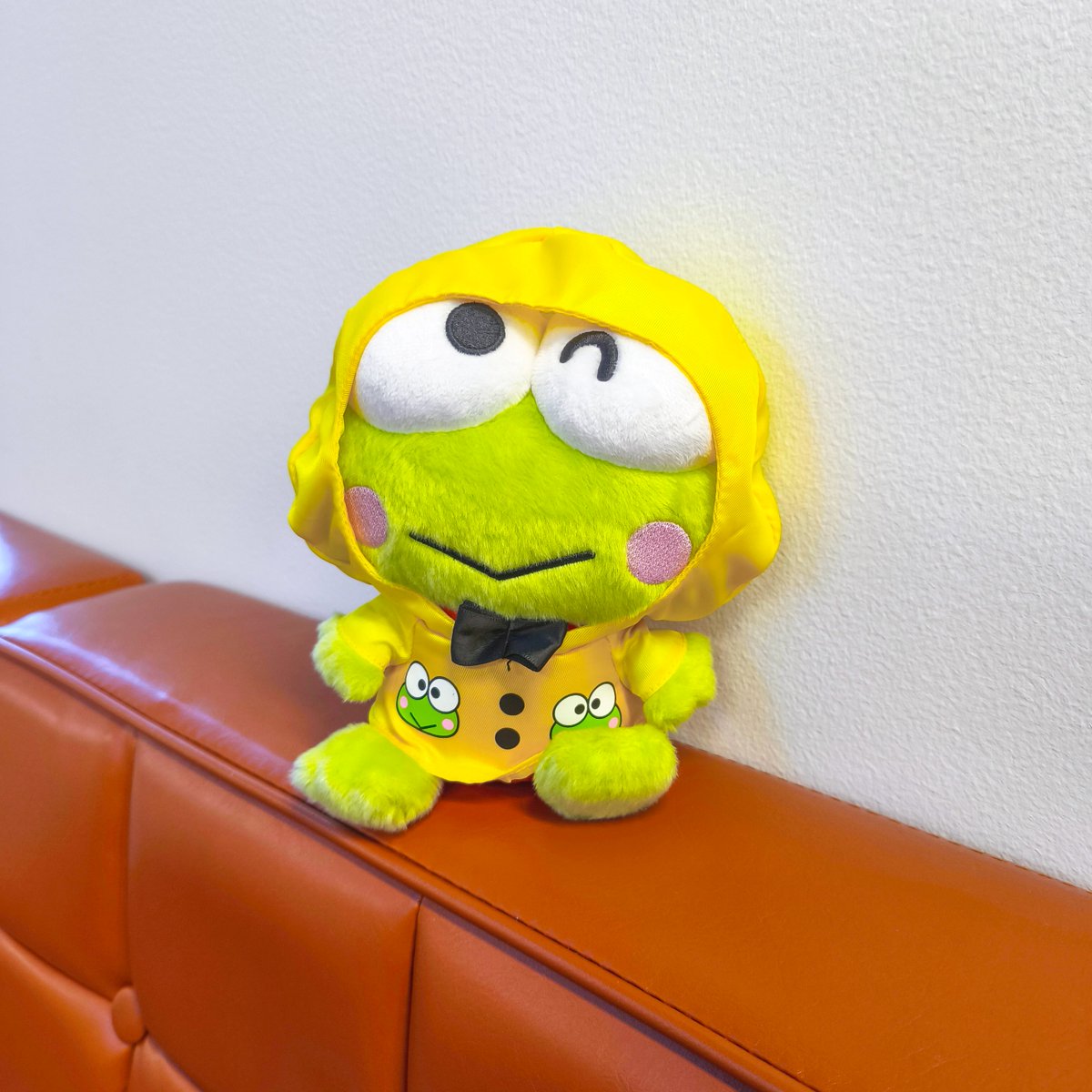 🎉グッズ紹介🎉】 けろけろけろっぴが雨合羽を着たぬいぐるみが登場