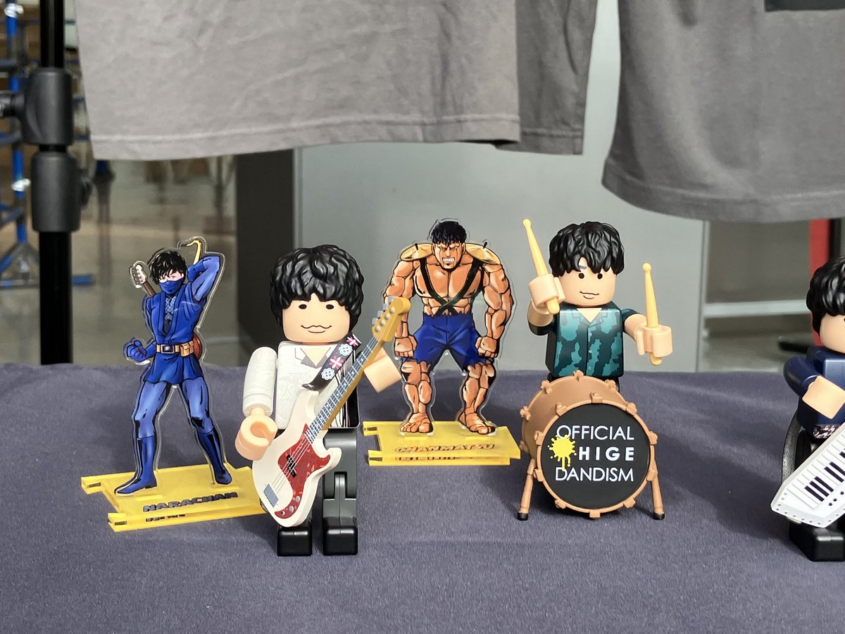 UNOFFICIALのグッズ売場出口横でブロッカー現物見れました 思って