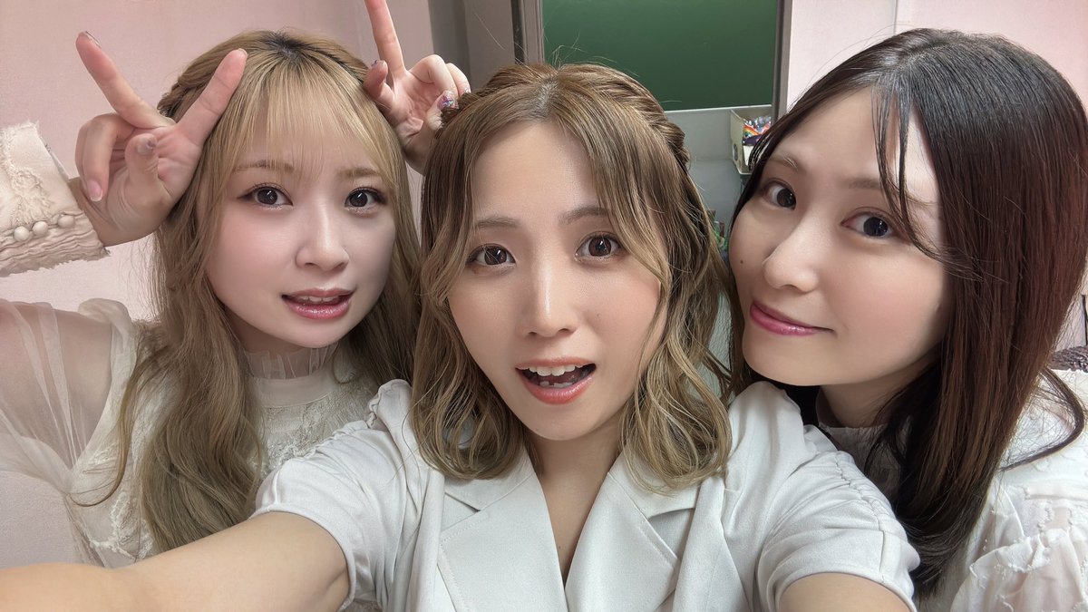 みんな載せてるけど このみんな爆笑してる写真好きすぎる😂 あと