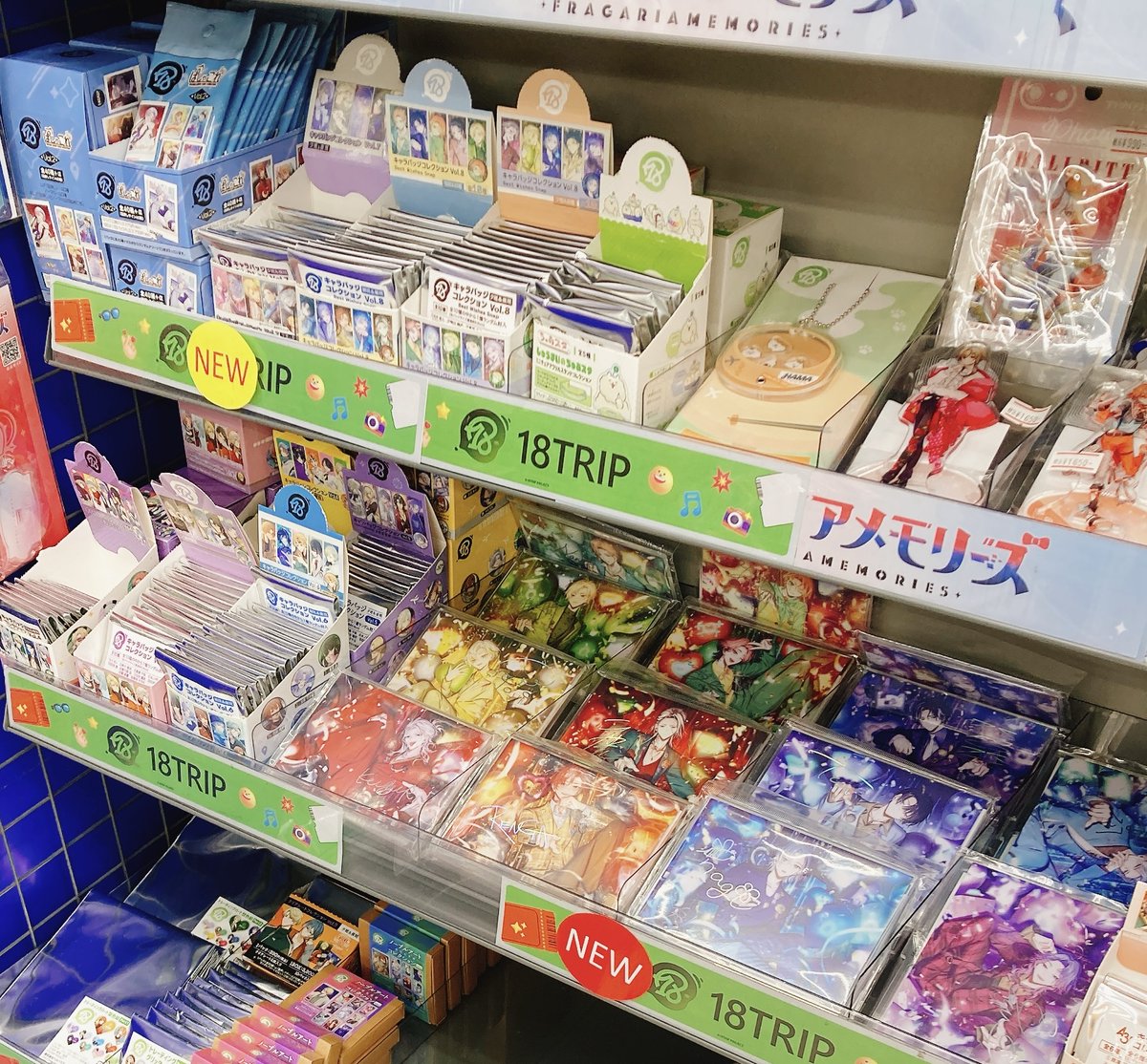 グッズ入荷情報】 ✈️18TRIP Best Wishes Snap ▷キャラバッジ