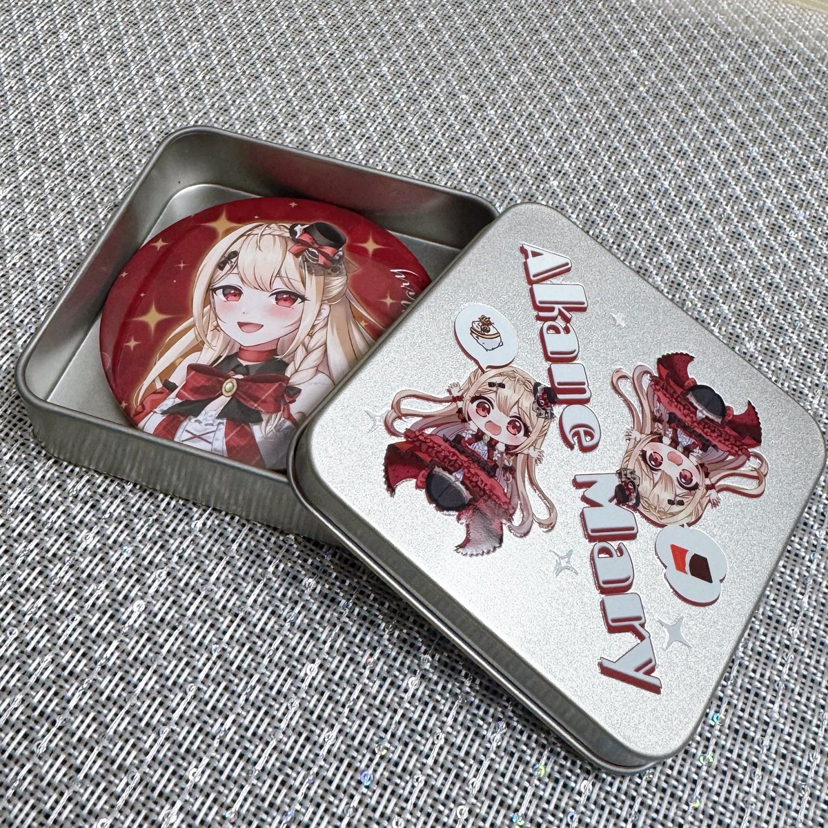 ミニスクエア缶とポストカードの現物はこんな感じ(*´﹃｀*)🩷 (ビッグ