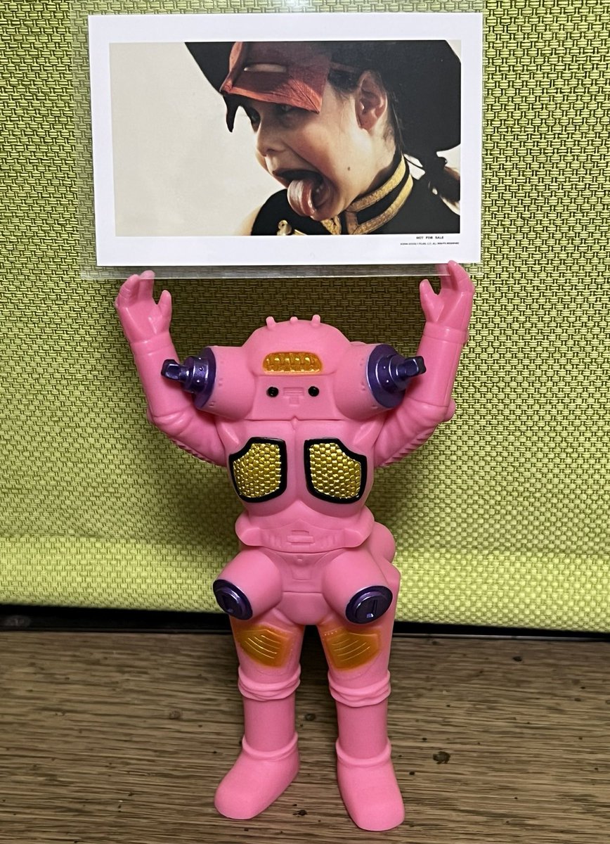 このKAIJU COLORSのピンクのキングジョーかなりお気に入り