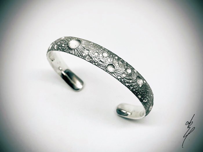 オーダー品の製作中に本来作る予定のサイズとは異なる原型を1つ準備し