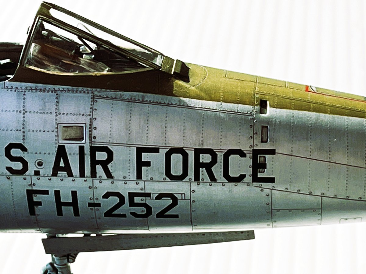 MONOGRAM 1/48 F-105D Thunderchief F-105好きが悶える画像