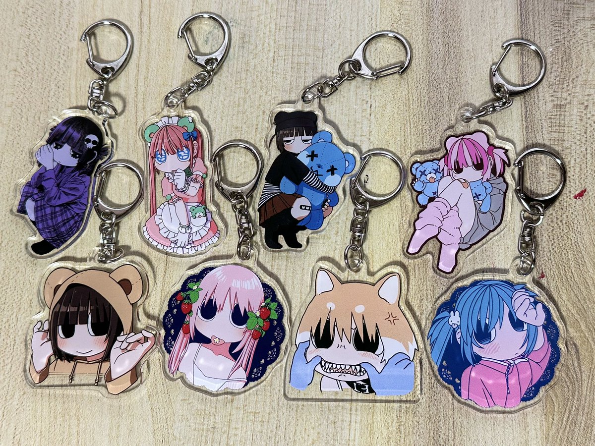 D賞「アクリルキーホルダー」は、程よいサイズでかばんなどにつけ