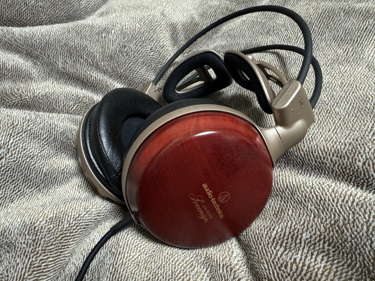 友人がaudio-technicaの新しい木のヘッドホンを買っていたので、自分も