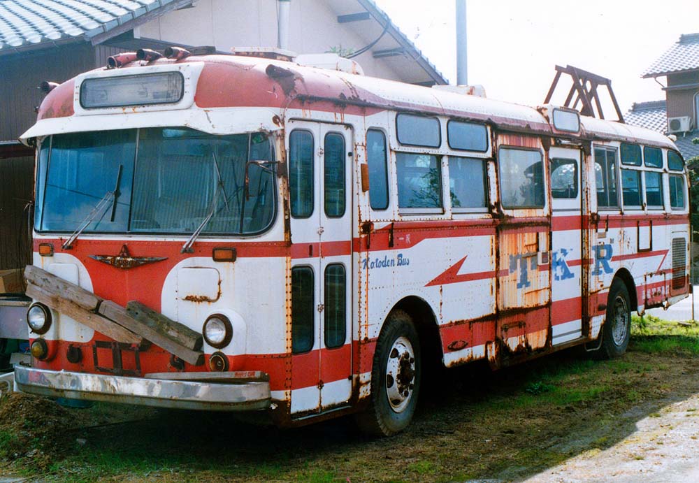 高松琴平電鉄 三菱ふそうMR490(呉羽) 現存せず（1991.11.10 香川県内）