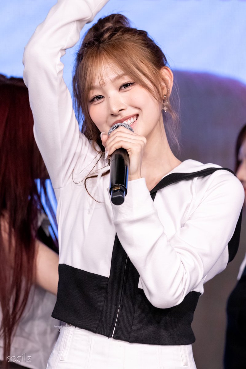 𝗥𝗘𝗦𝗖𝗘𝗡𝗘 𝟯𝗿𝗱 𝗠𝗶𝗻𝗶 𝗔𝗹𝗯𝘂𝗺 <𝗹𝗶𝗽 𝗯𝗼𝗺𝗯