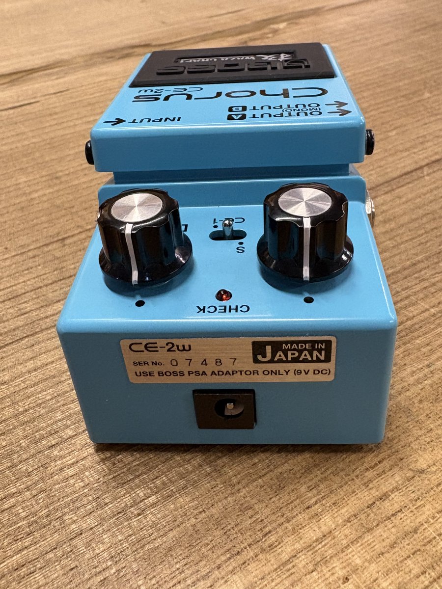 人気の日本製コーラスの中古です！ BOSS CE-2W コンディションはとても