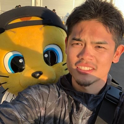 藤浪投手とキー太の癒しの2ショット。話題？の「3150ポーズ」です