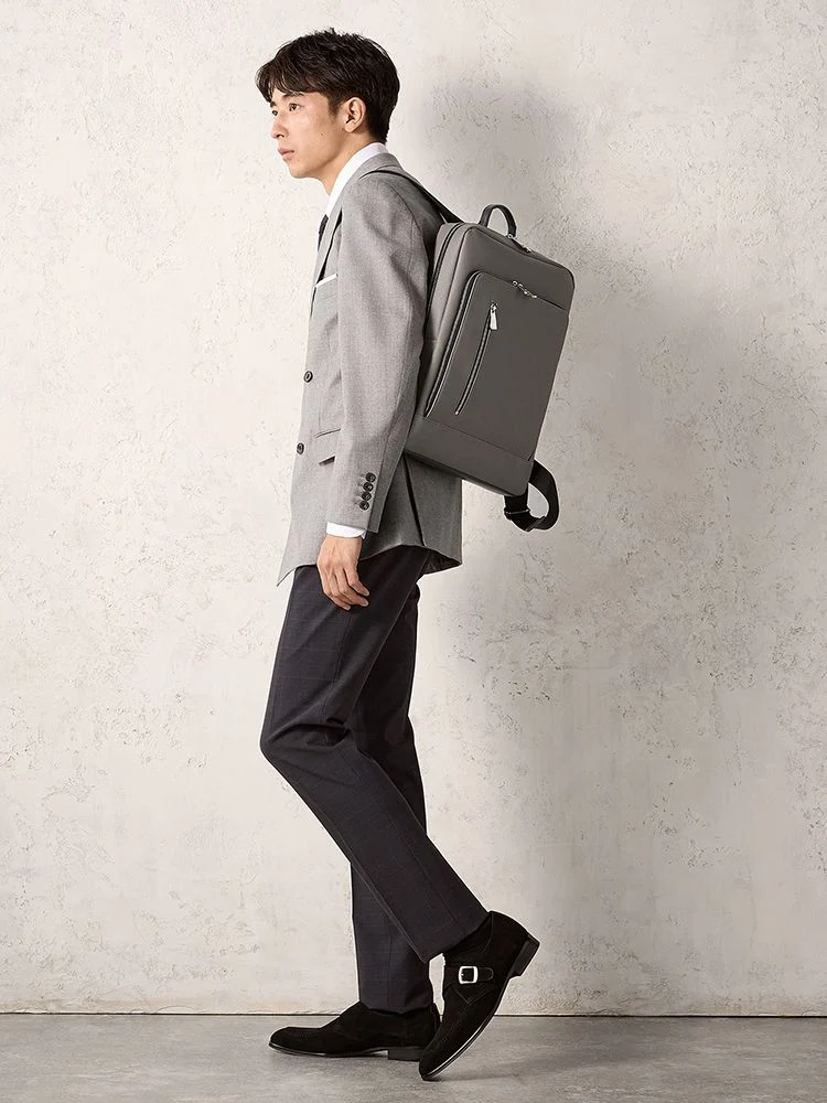 M．グレー サフィアーノ調リュックサック ブラック/ミディアムグレー