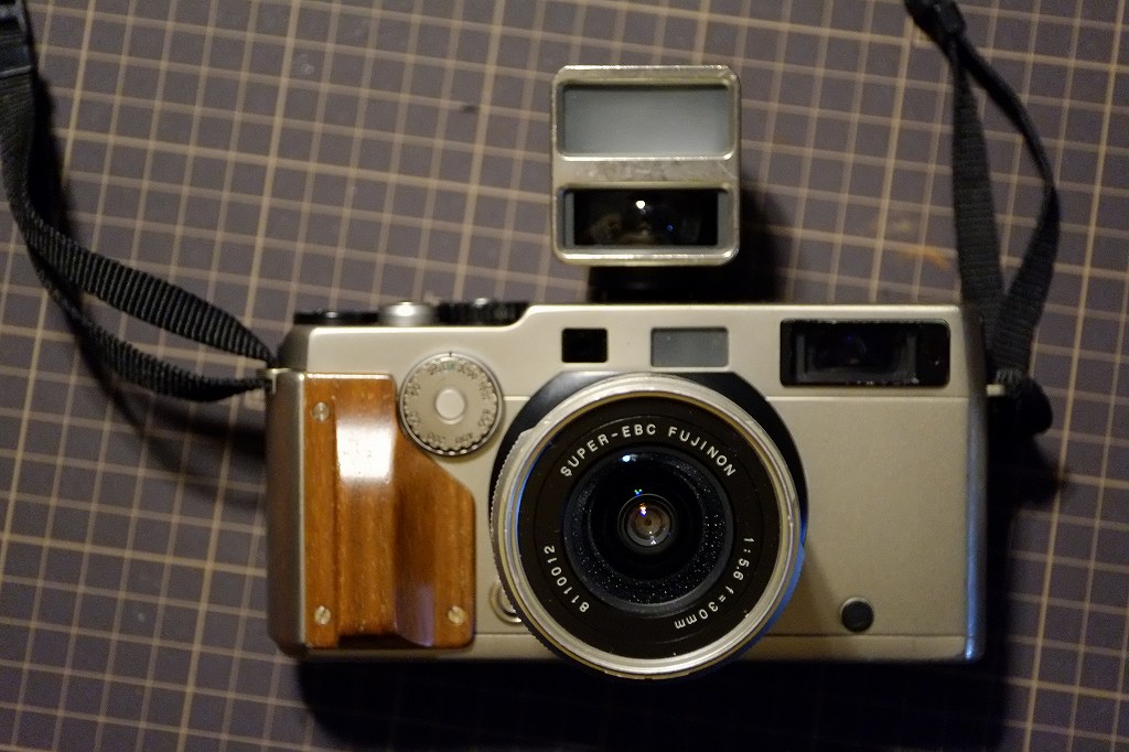 戦い終わって2 FUJIFILM TX-1 : 写真家・相原正明のつれづれフォトブログ