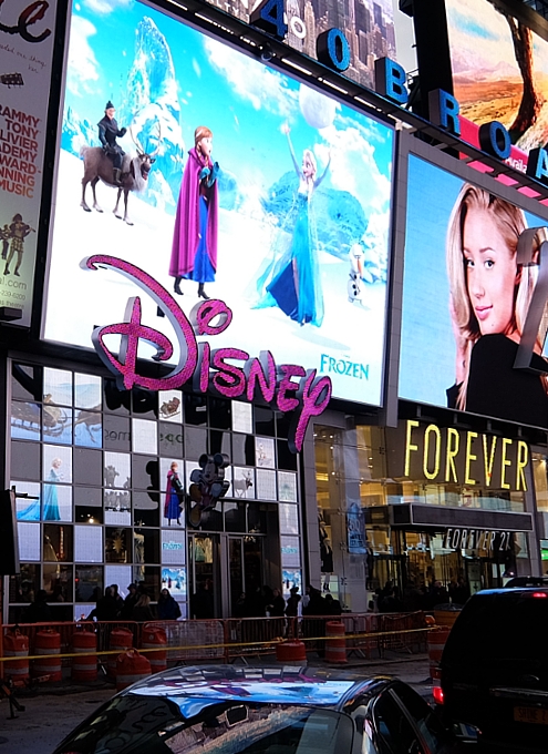 クリスマス前のNYのディズニー・ストアに行ってみました