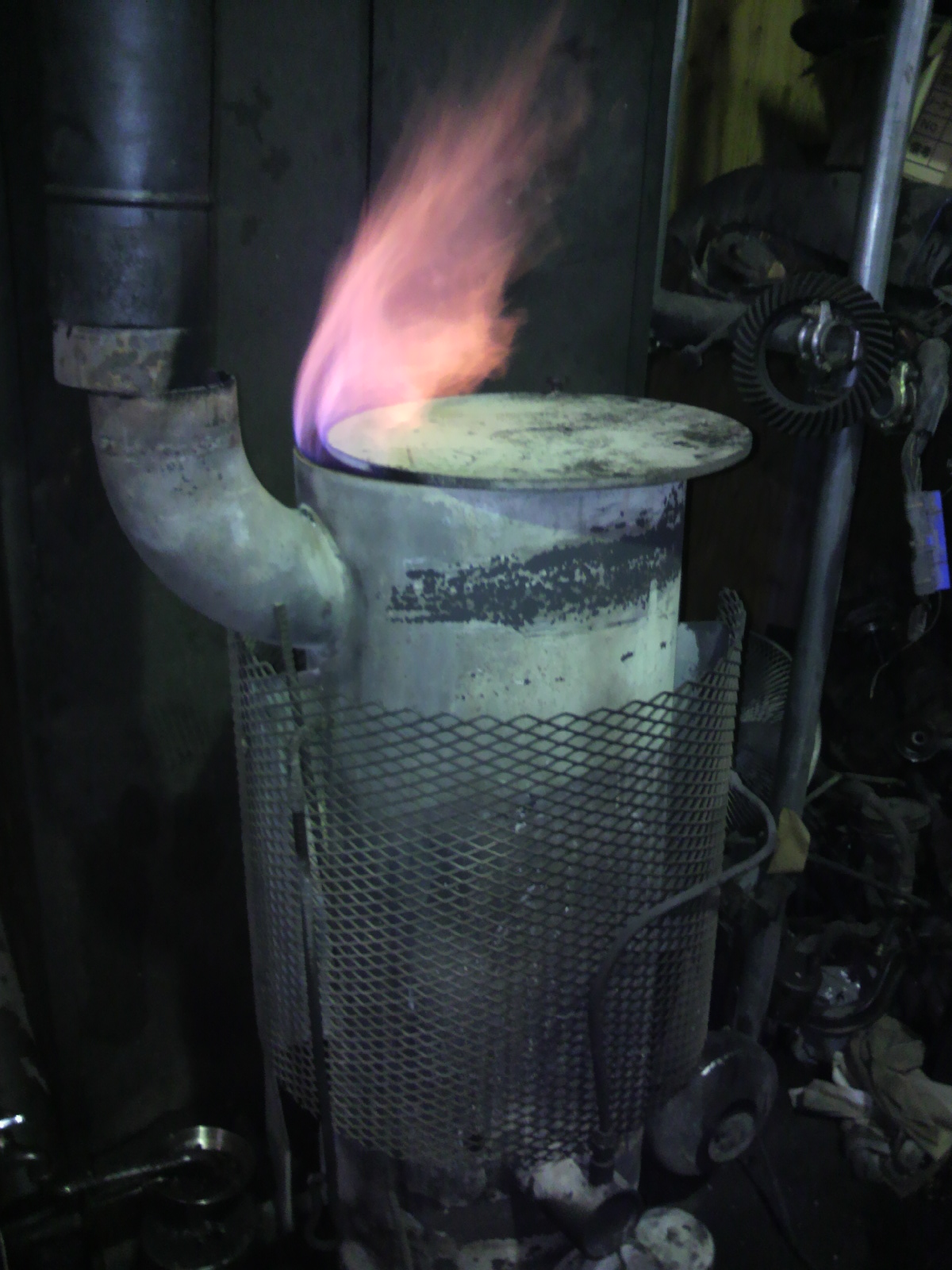 廃油ストーブ！！ : 車の119番