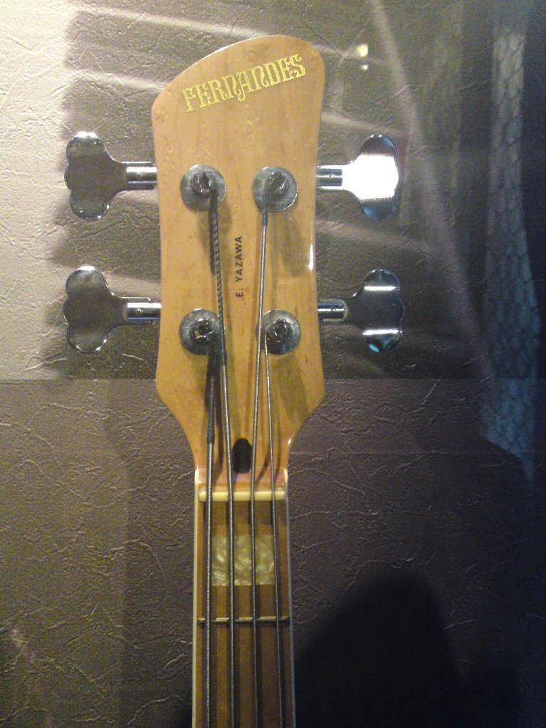 矢沢永吉が愛した「琵琶ベース」FERNANDES・FYB70 : Rock'n Roll Days