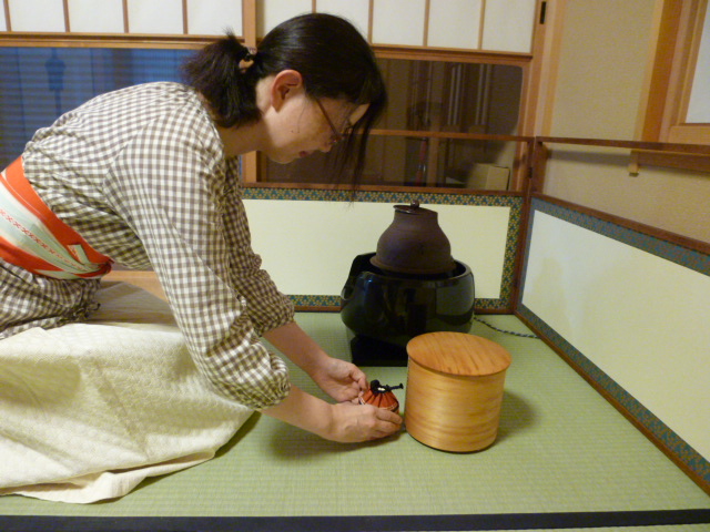 お稽古風景(27)…「唐物」【風炉】 : 朝日茶道教室