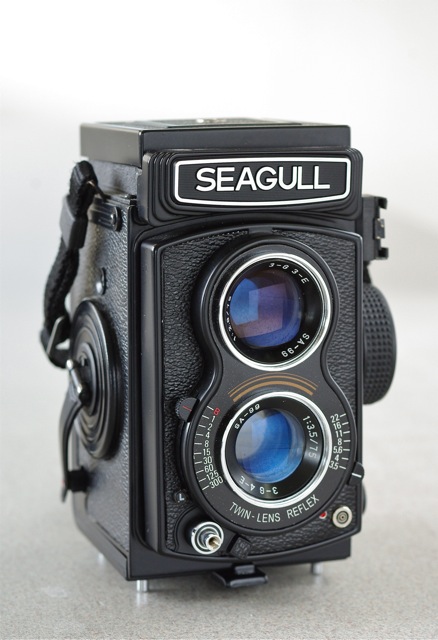 初めて手にした二眼レフ 〜 #025 SEAGULL 4A-107 : スクエアな時間