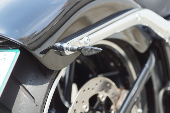 ブレイクアウト ウインカー交換 : custom factory noys blog