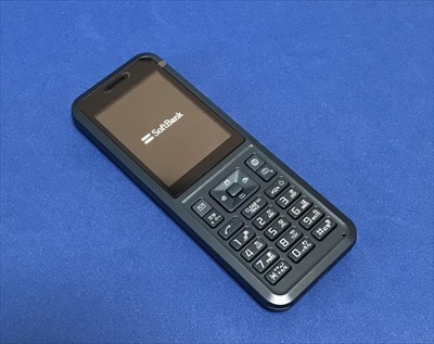 6458円で買えるソフトバンク版プリペイド携帯 Simply(シンプリー)の