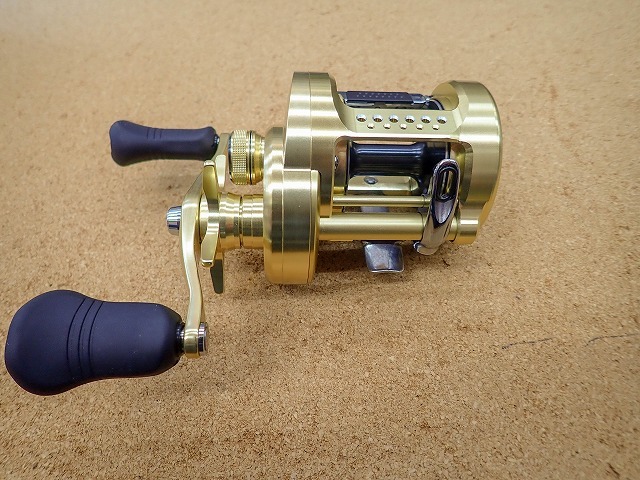 雷魚・バス]シマノ '18 カルカッタコンクエスト 300、400 (新製品)入荷