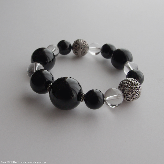 モリオンとブラックトルマリンの大粒ブレスレット : 吉屋 Photo Blog