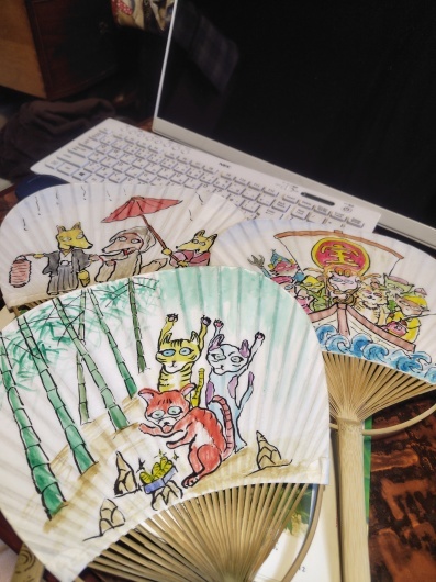 21日から国立で手描きうちわの展示があります（今、描いています