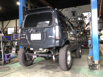 ジムニー JB23ボディーリフトキット リフト高さ50ミリ ジュラコン製