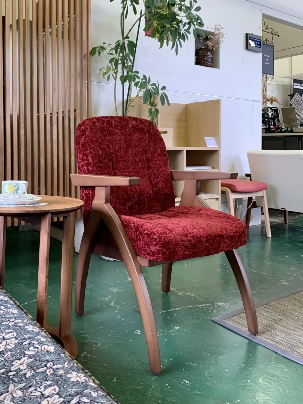 ポスチャーサポートチェア : クリア家具合同会社〔カリモク家具正規