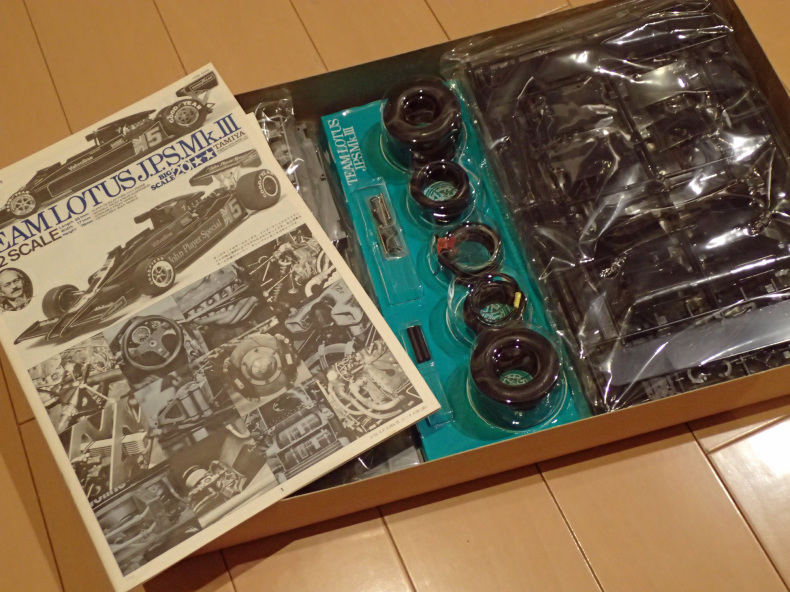 プラモ製作記 16 J.P.S.MK.Ⅲ ロータス78 1/12 タミヤ : 小生の備忘録