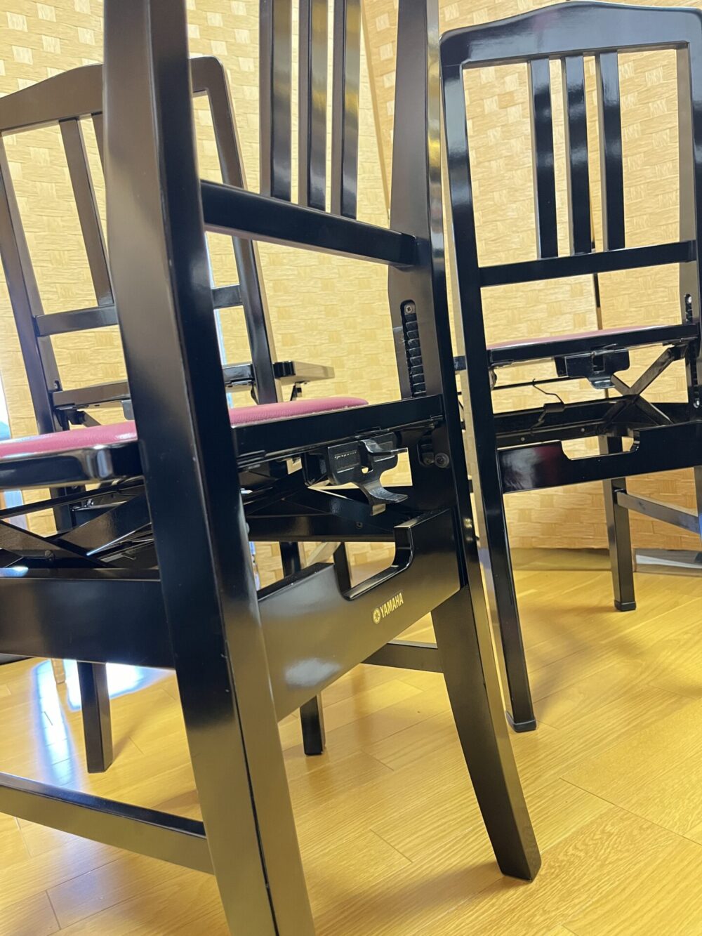 ピアノ椅子の価格上昇と中古品のご案内