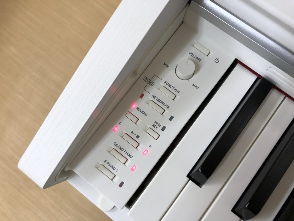 電子ピアノ CASIO PX-770WE 2018年製 中古 椅子付き ホワイトウッド調