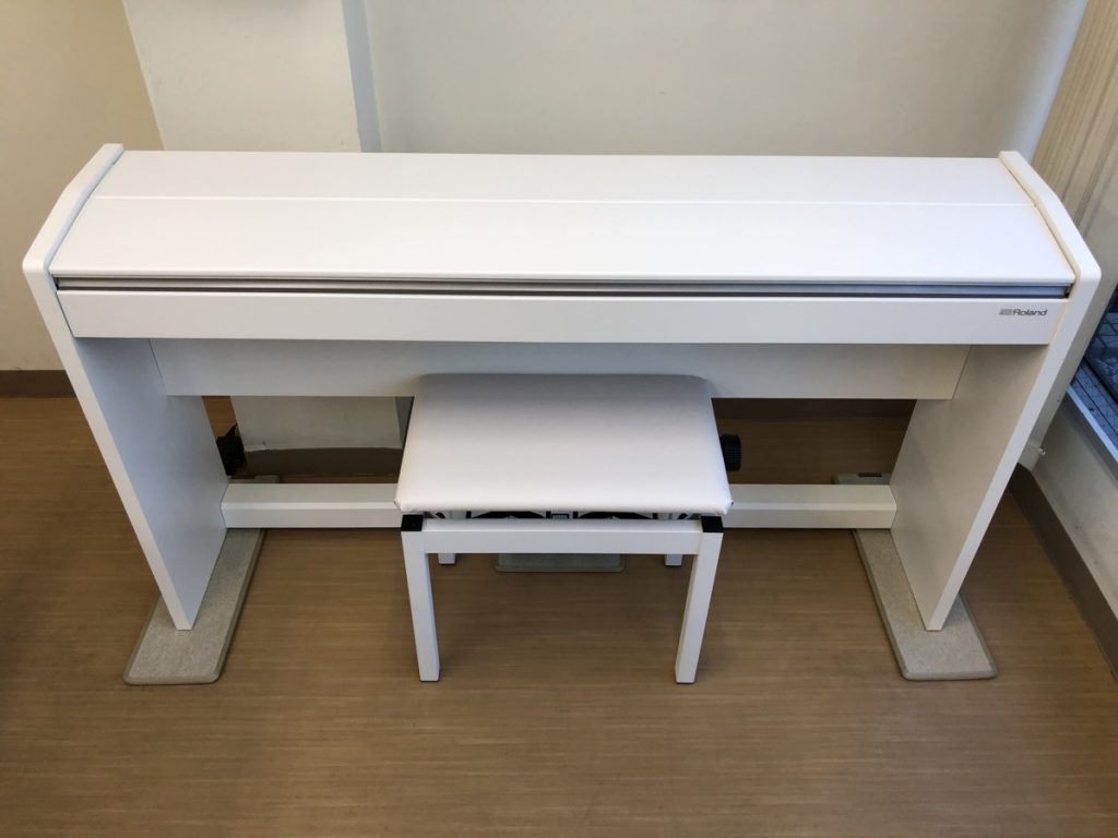 Roland F-140R-WH 電子ピアノ 中古 2016年製 椅子付き ホワイト