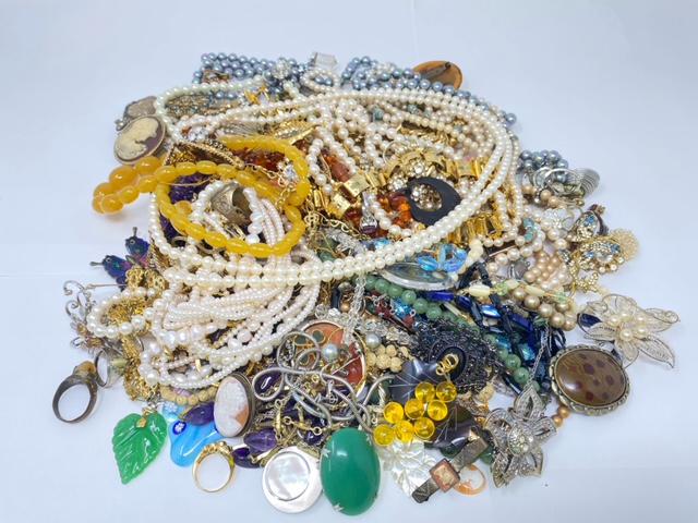イミテーションアクセサリー まとめて （ その他ジュエリー）の買取