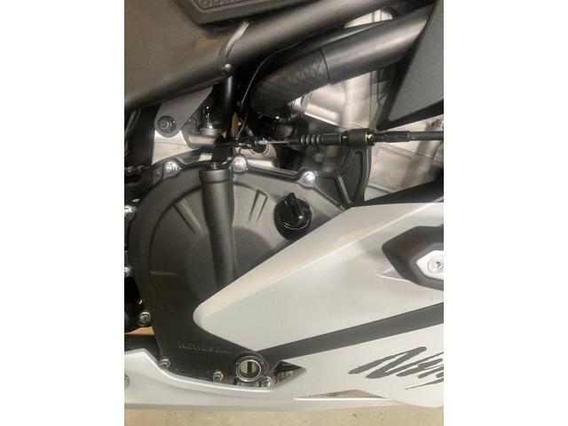 カワサキ ZX4R モリワキ オイルフィラーキャップ取り付け（株）MIYA