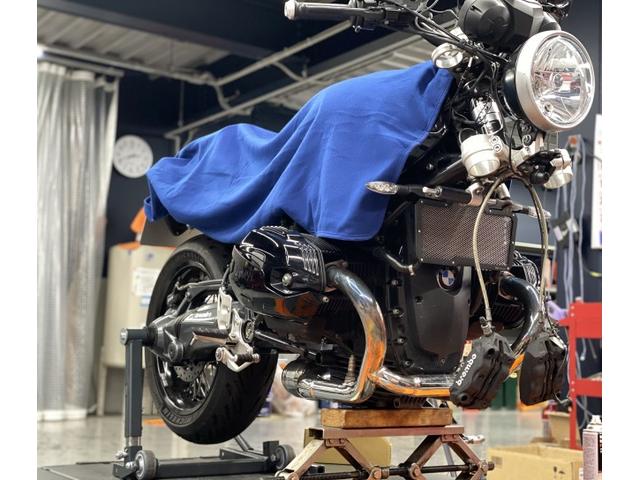 気がついた時にはダダ漏れに…RnineTフロントフォークオイル漏れ修理O/H