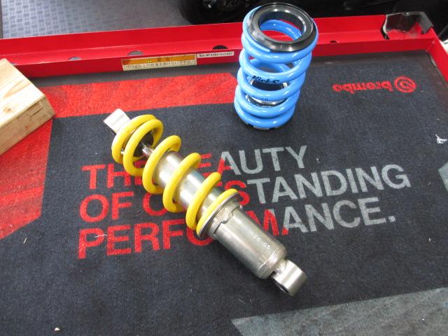 HRC GROM リアスプリングの交換（バイクショップ ラリマーの作業実績