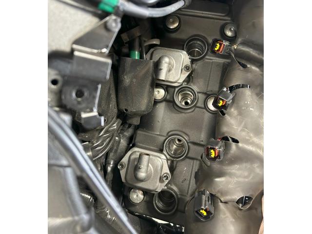 ニンジャ ZX6R 点火プラグ交換 エンジンオイル交換 オイル