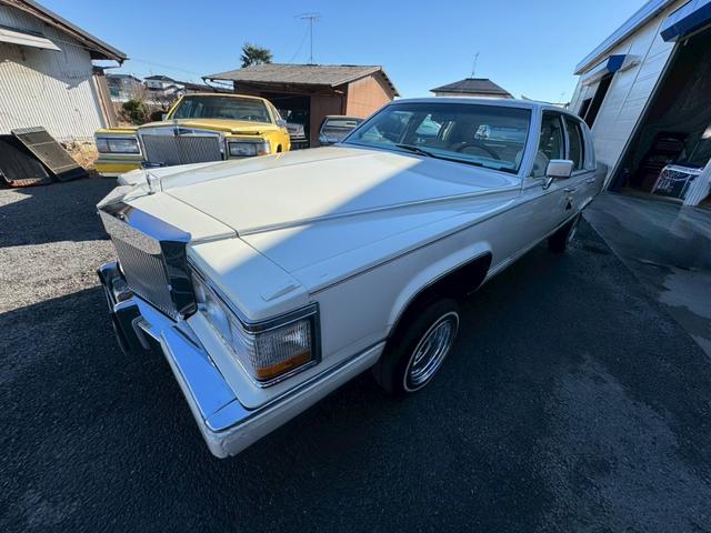 キャデラック フリートウッドの価格・新型情報・グレード諸元 価格.com