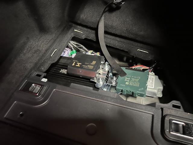 レクサス LS500 エアサスコントローラー エアサスコントローラー取付