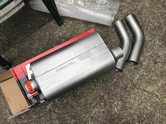 アメ車 サバーバン フローマスター マフラー溶接 マフラーエンド溶接