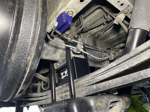 滋賀 200系ハイエース（3型）のローダウン「玄武2.5インチ」｜グー