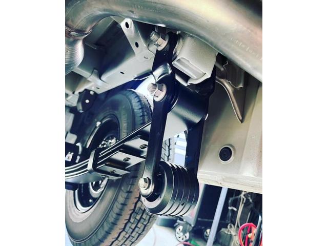 ハイエース 玄武リフトアップシャックル ｜グーネットピット