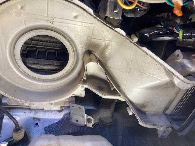 いすゞ エルフ エバポレータ清掃 除菌 エアコン臭い 風弱い 佐野市