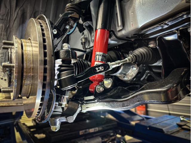 トヨタ ハイエース4WD 2インチローダウン足回り強化メニュー施工