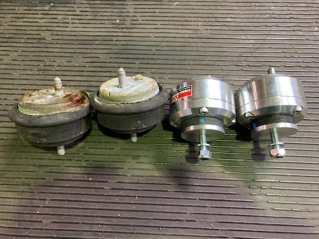 BMW E92 M3 エンジンマウント交換 強化エンジンマウント