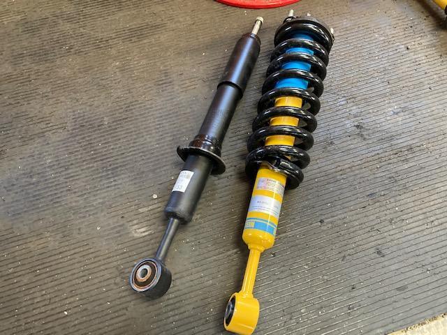 GDJ150W ランドクルーザープラド ショックアブソーバー交換 4